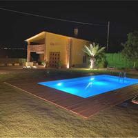 VILLA CON PISCINA-ARREDATA-UNIFAMILIARE 5KM DAL MA