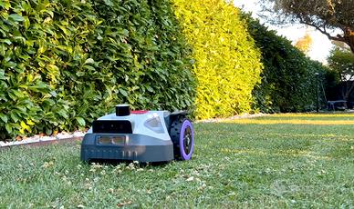 Robot tagliaerba