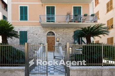 UFFICIO IN COMODO CENTRO/STRAZIO