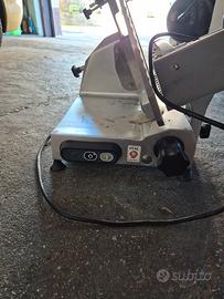 affetatrice ital 220  volt 