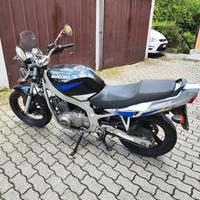 Suzuki GS 500 - 2004