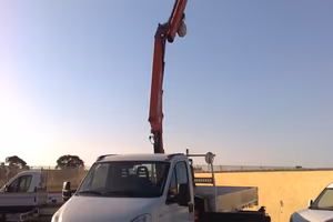 Iveco 65c17 3000cc cassone fisso con grù - 2013