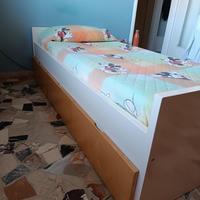 Letto singolo con cassetti