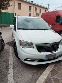 Lancia Voyager 2800 
