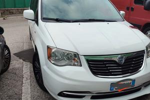 Lancia Voyager 2800 
