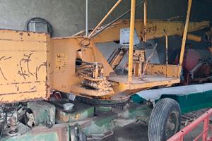 escavatore trainato 