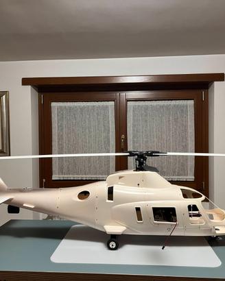 Radiomodello elicottero a motore