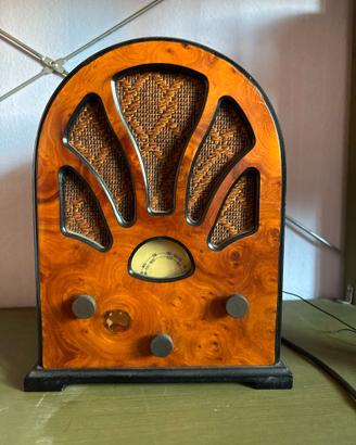 Radio vintage in radica