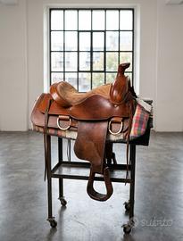 Sella western in cuoio completa di sottosella –