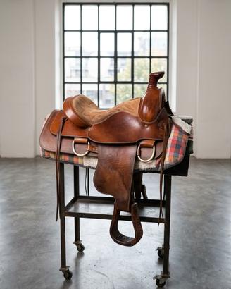 Sella western in cuoio completa di sottosella –