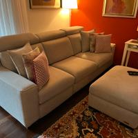 Divano 3 posti con puof