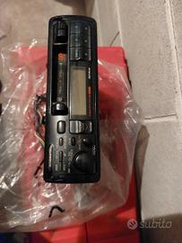 autoradio vintage con mangiacassette