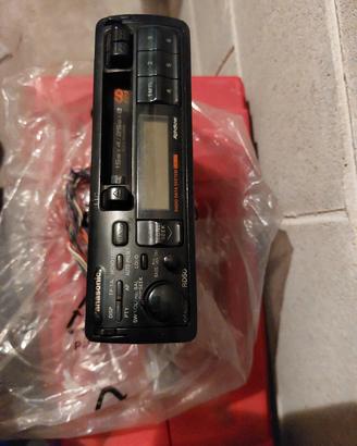 autoradio vintage con mangiacassette