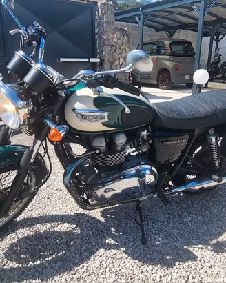  TRIUMPH BONNEVILLE T100