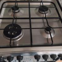 Macchina gas e forno elettrico Indesit