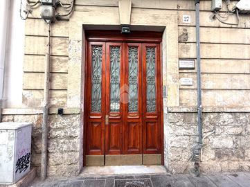 2 LOCALI A BARI