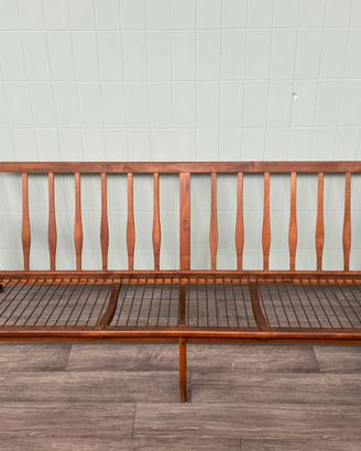 Divano anni 60 italiano dal design stile nordico