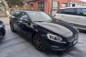 VOLVO V60 D2 1.6 MOMENTUM (A28)