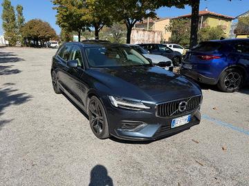 VOLVO V60 D3 Geartronic R-design N1
