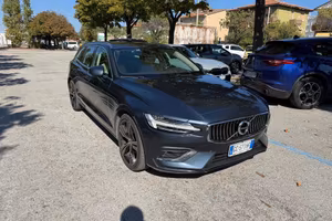 VOLVO V60 D3 Geartronic R-design N1