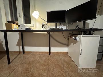 Scrivania IKEA componibile, completa o a pezzi
