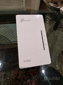 TP-Link TL-WPA4220 Powerline WiFi Extender AV600