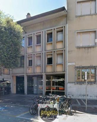 MONFALCONE Centralissimo ufficio al 1° p. /L335