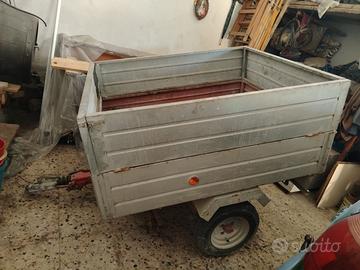 Carrello romorchio per auto
