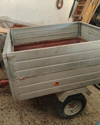 Carrello romorchio per auto