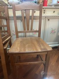 Quattro sedie in legno