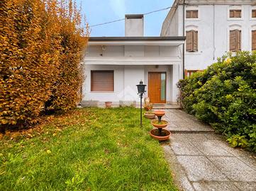 CASA SEMINDIPENDENTE A RONCO ALL'ADIGE