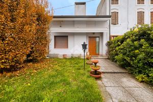 CASA SEMINDIPENDENTE A RONCO ALL'ADIGE