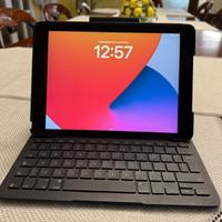 iPad 8 con Cover Tastiera Logitech