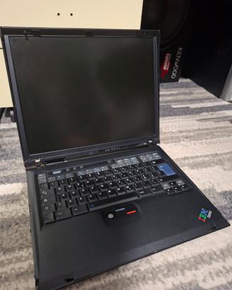 IBM ThinkPad R50e (Senza Hard Disk) per ricambi
