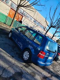 VW TOURAN
