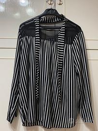 Blusa a righe bianche e nere