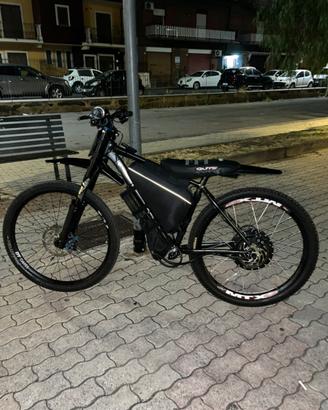 Trattabile ebike 3000w 72v 80a perfette condizioni