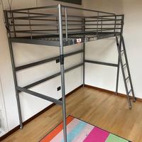 Struttura per letto alto e scrivania sottostante