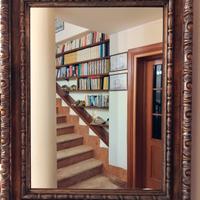 Specchio a parete con cornice in legno 93x75 cm ca