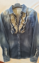 Camicia in jeans con balze beige, marca TAKE TWO