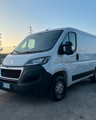 Peugeot Boxer 328 L1H1 2.2 BlueHDi 120CV - 2022 - 
