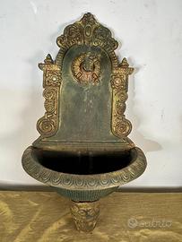 Fontana in ghisa da parete vintage