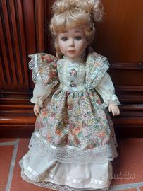 Bambola in ceramica vintage