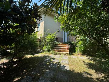 Villa singola con giardino