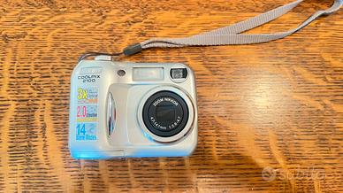 Nikon Coolpix 2100