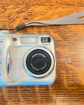 Nikon Coolpix 2100