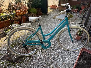 Bici da città da donna azzurra