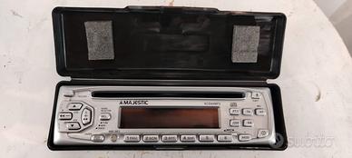 Autoradio stereo Majestic CD 94MP3.
Potenza: 80W 