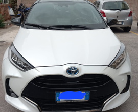 Toyota yaris hybrid style 2020