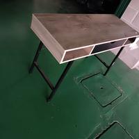 scrivania da salotto, cameretta 